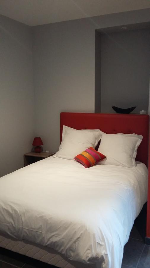 Le Logis D'Isabelle Aparthotel Argentan Exterior photo
